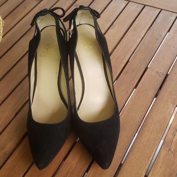 VINCE Camuto Heels With Bows - Picture 11 of 11